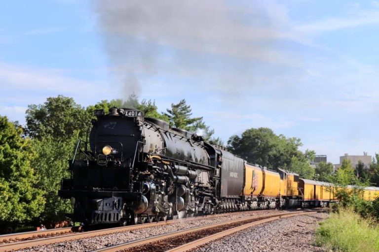 UP ‘Big Boy’ 4014 rolls through St Louis 8-30-21
